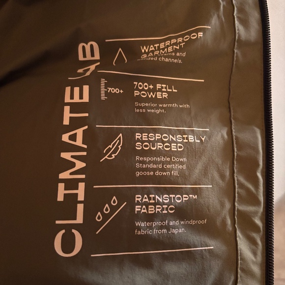 New without tags womens medium Aritzia Super Alps Puff 2 O waterproof down coat - Picture 8 of 14